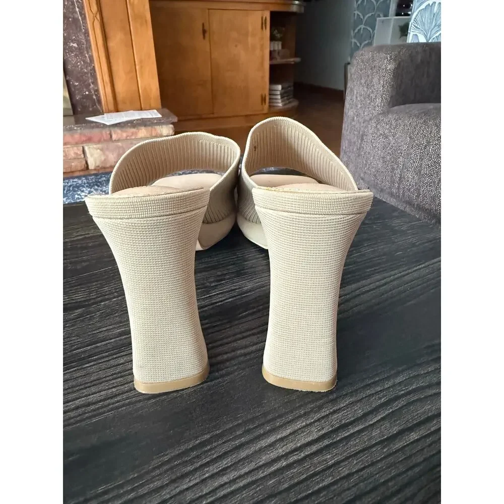 6/$25 Musshoe Nude Mule Heels Sz. 10